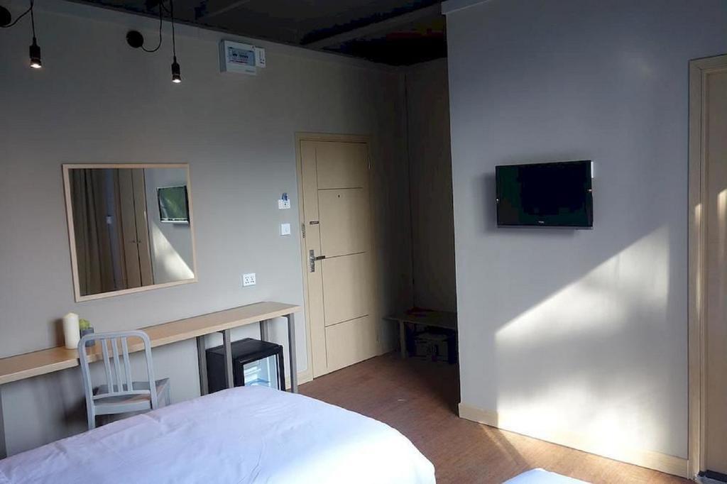 The Beacha Club Hotel Phi Phi-eilanden Buitenkant foto